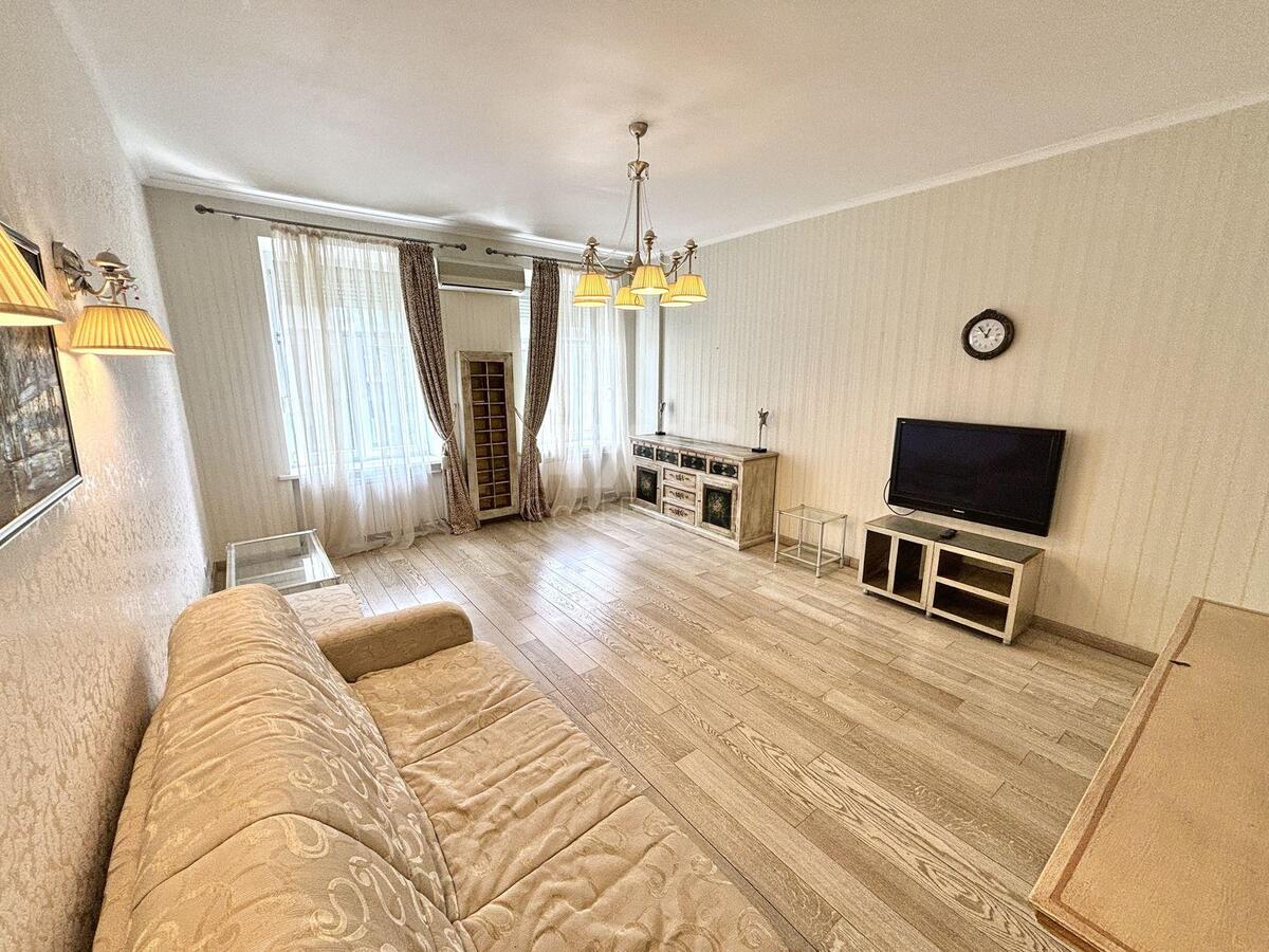 2k apartment vul. Instytuts'ka 24/710