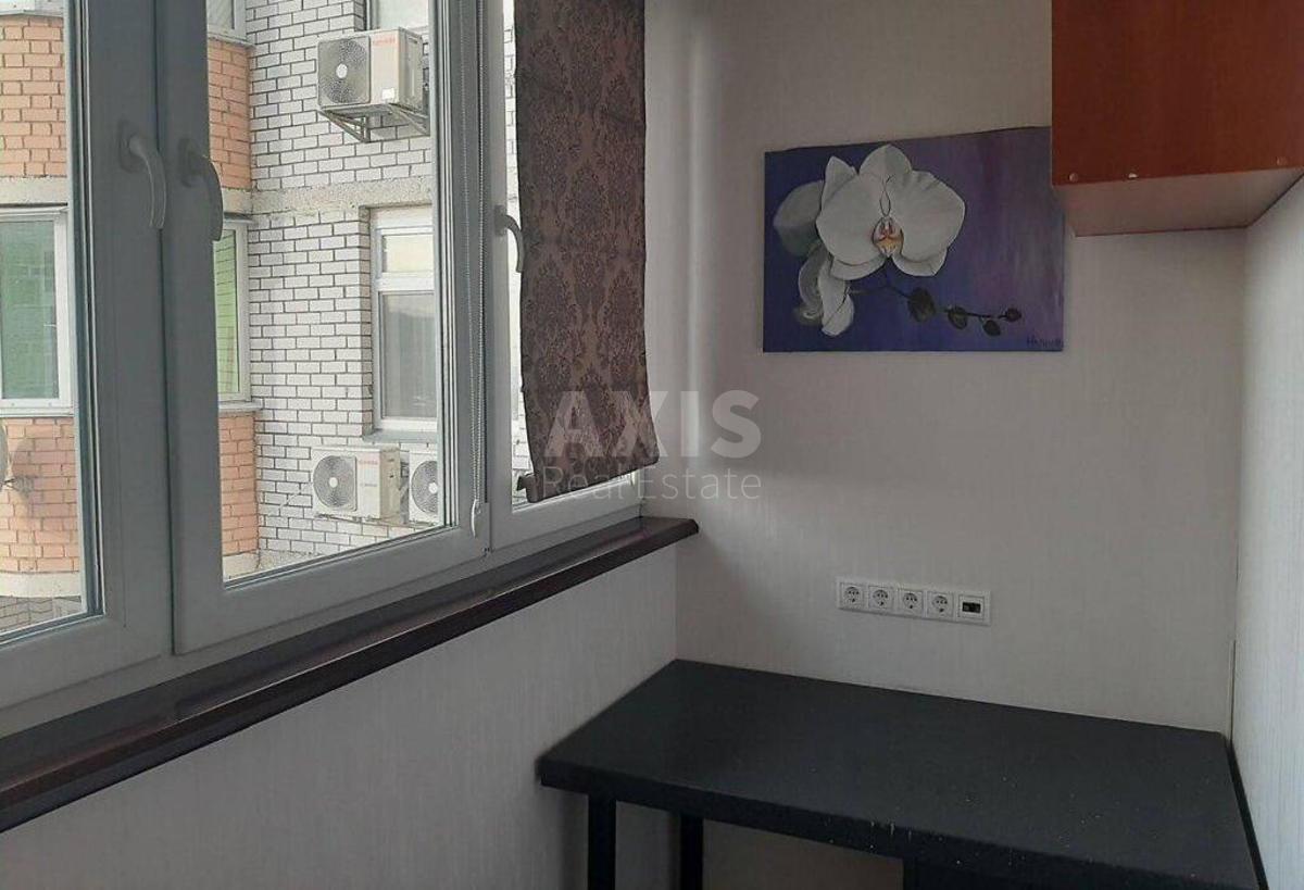 3k apartment vul. Petra Kalnyshevs'kogo 75