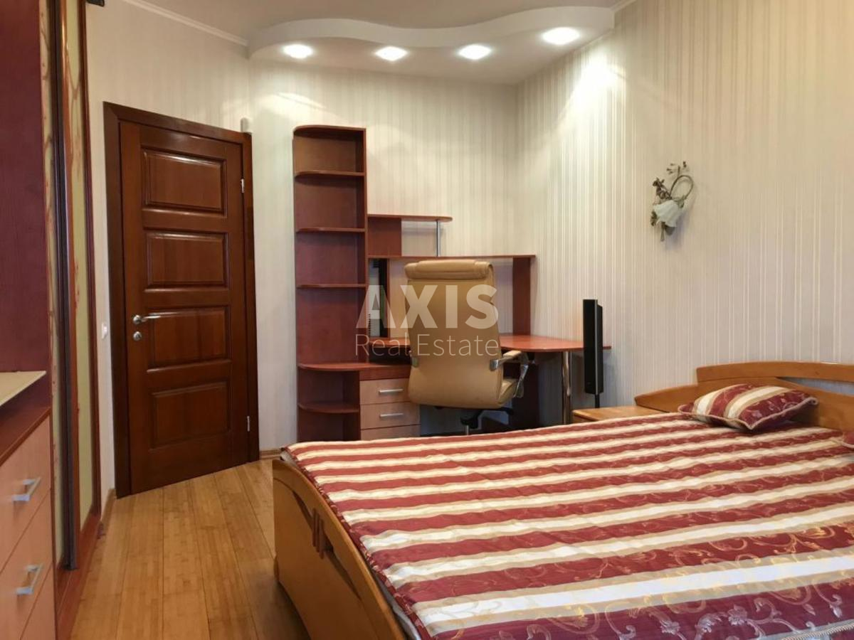 3k apartment vul. Makii'vs'ka 80