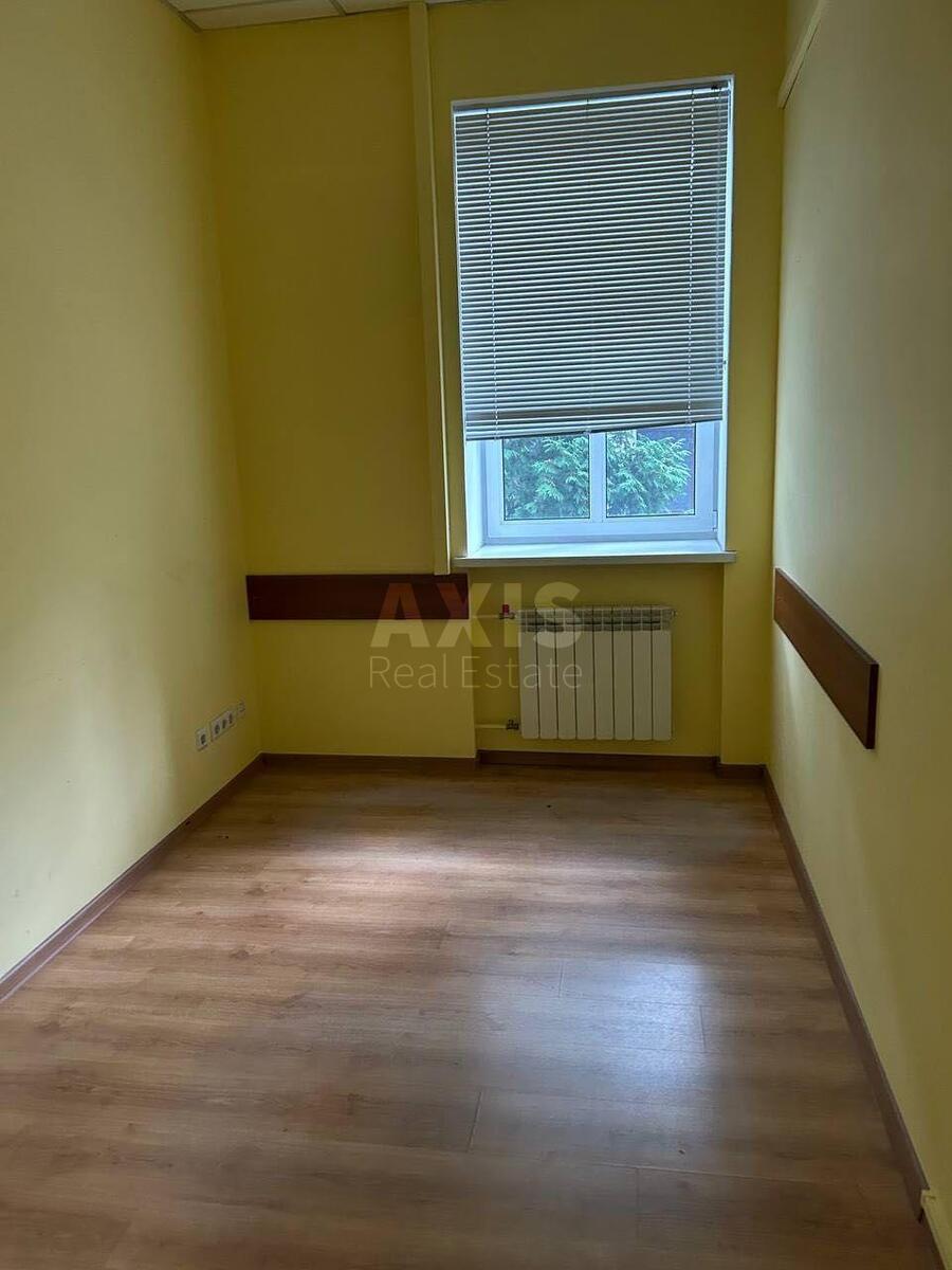 Office vul. Saksagans'kogo 111А, 697m21