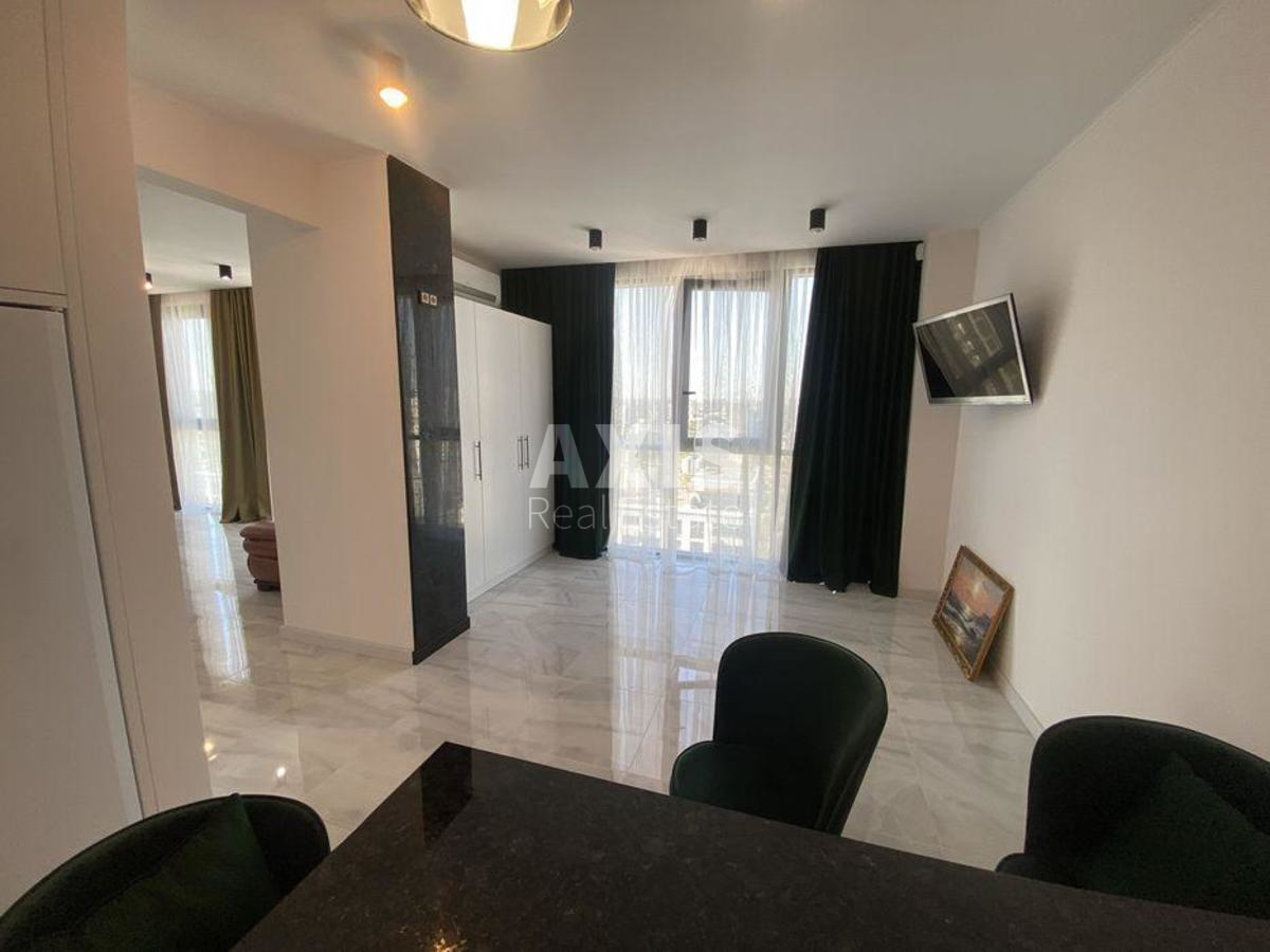 3k apartment vul. Dragomyrova Myhajla 4в2