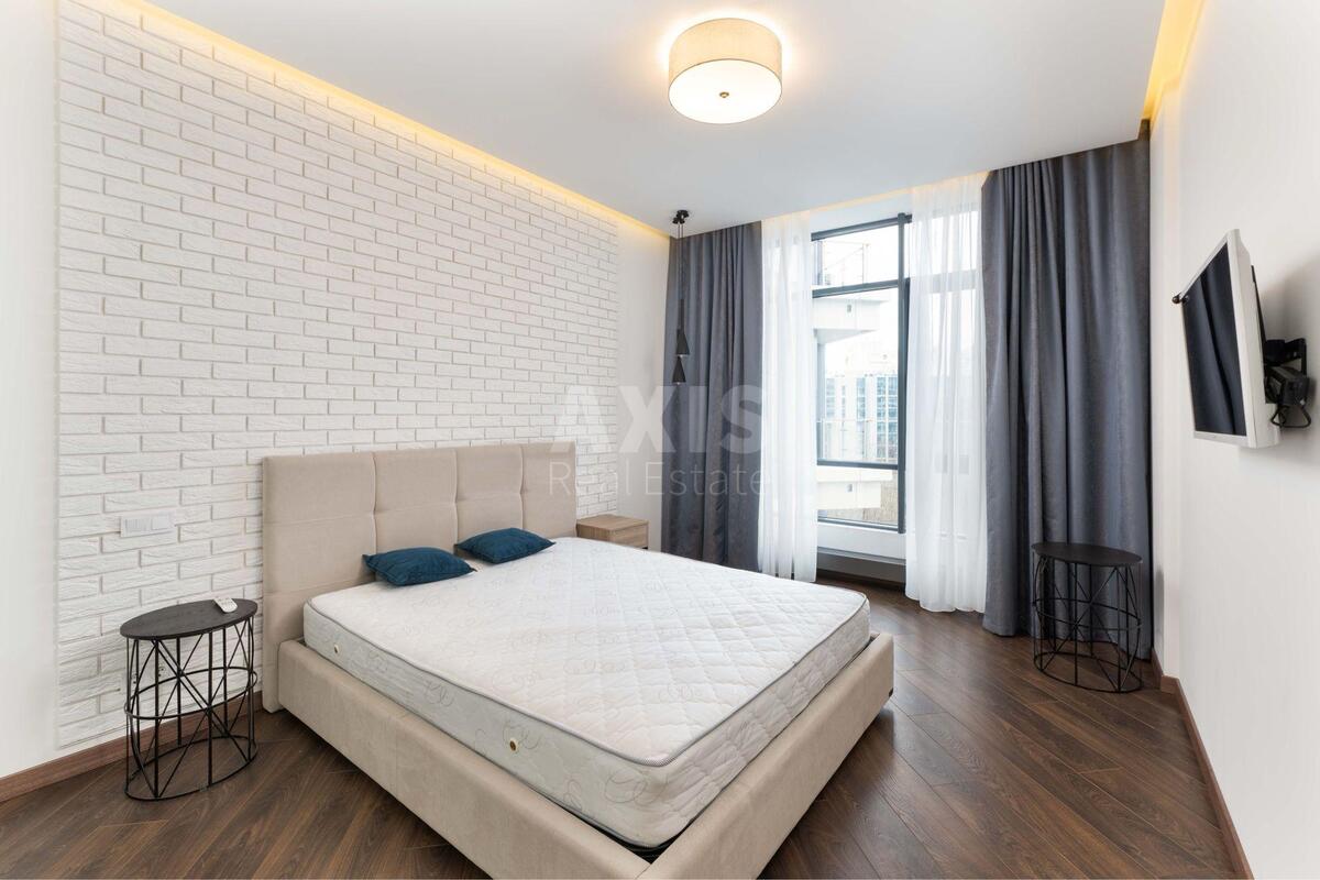 3k apartment vul. Strutyns'kogo Sergija 212