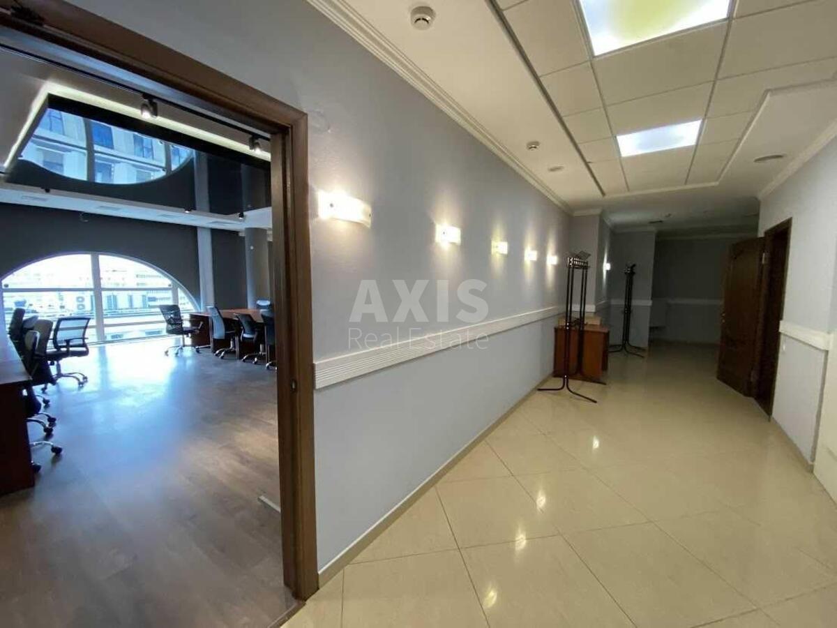Office bul. Lesi Ukrai'nky 23Б, 400m2621406