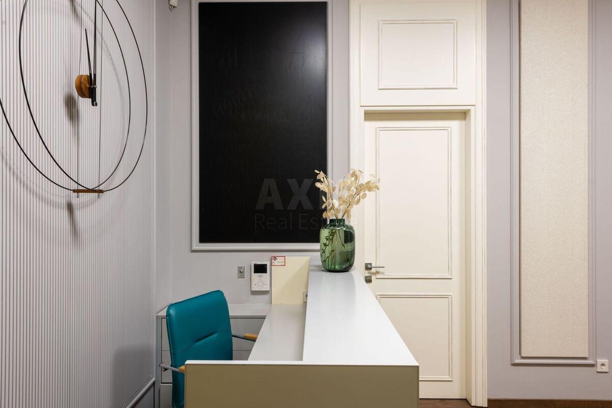 Office vul. Pushkins'ka 33, 109m22