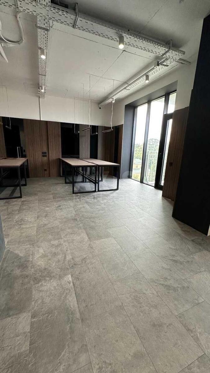 4k apartment vul. Bul'varno-Kudrjavs'ka 213