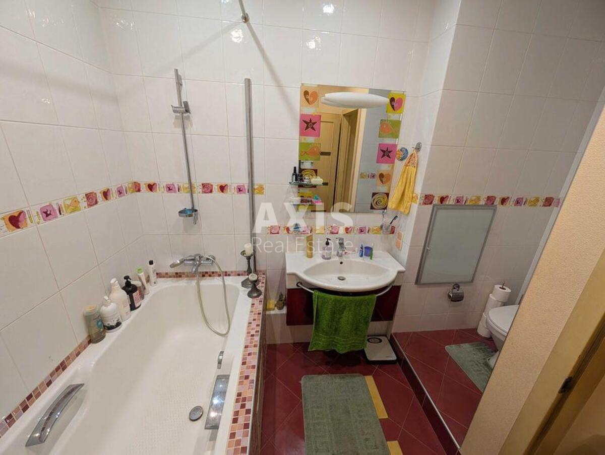 2k apartment vul. Dmytrivs'ka 693