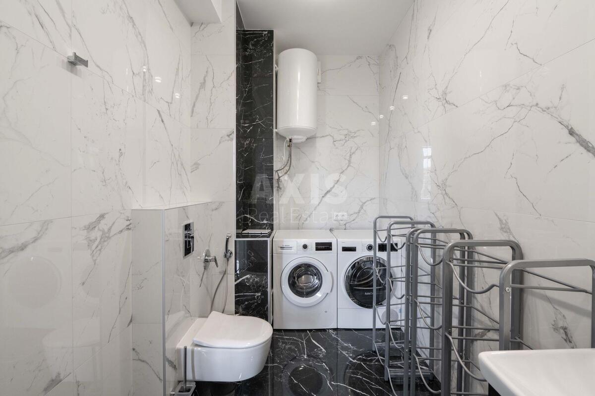 4k apartment vul. Strutyns'kogo Sergija 25895412