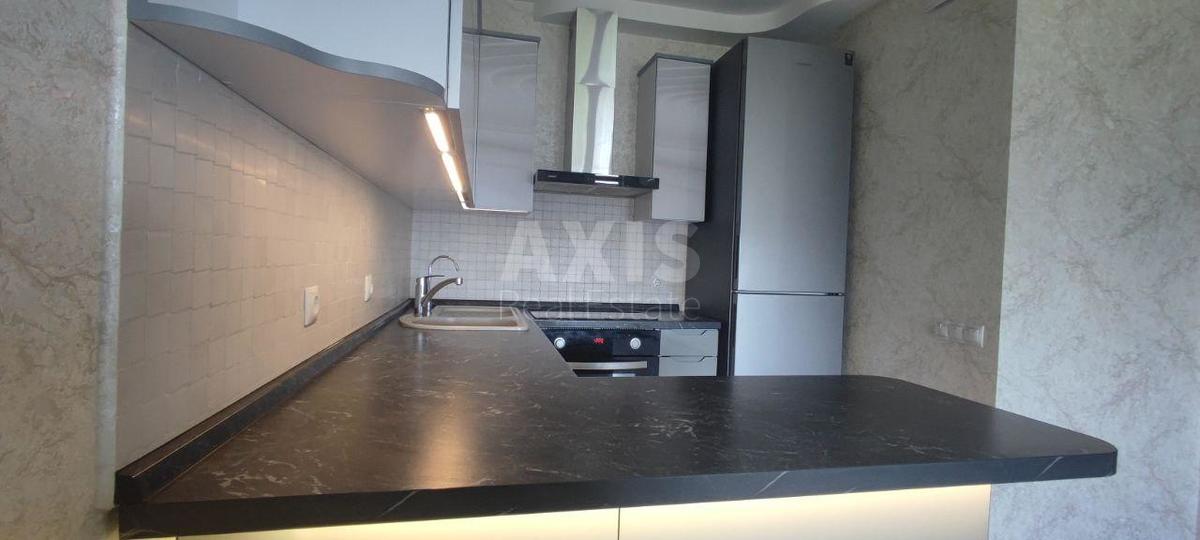 1k apartment nab. Dniprovs'ka 182