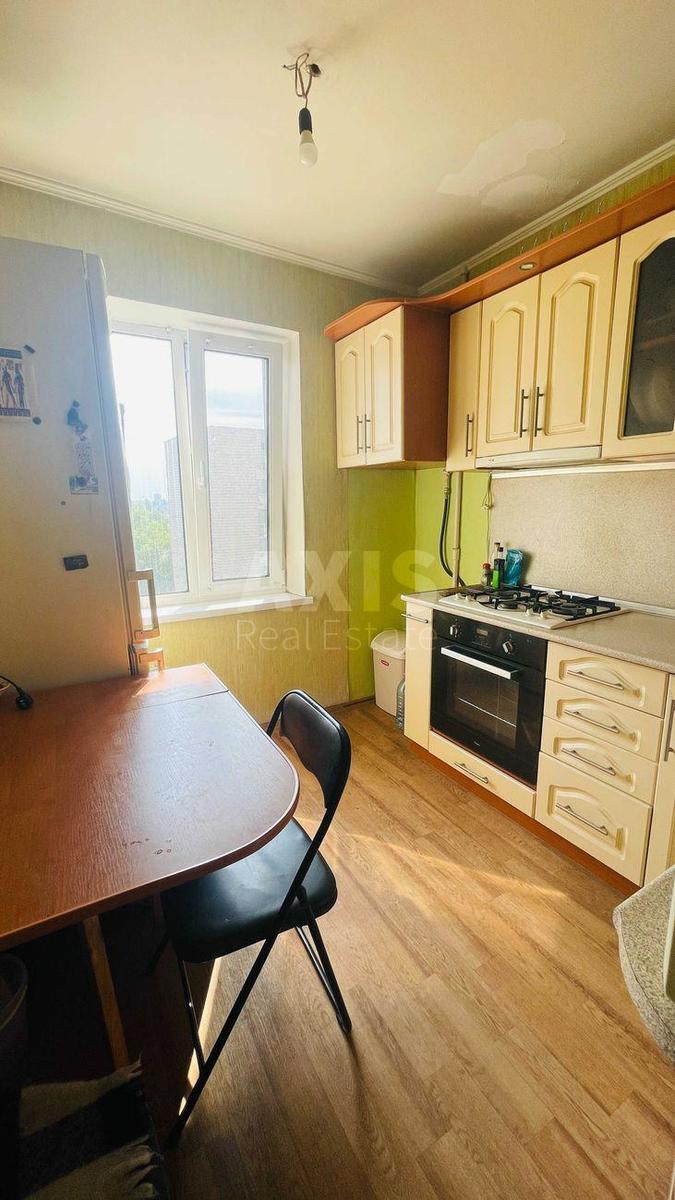 1k apartment vul. Zroshuval'na 3Б0