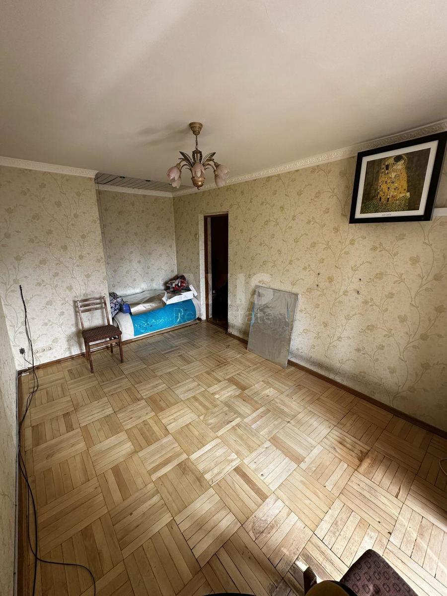 2k apartment vul. Ahmatovoi' Anny 111