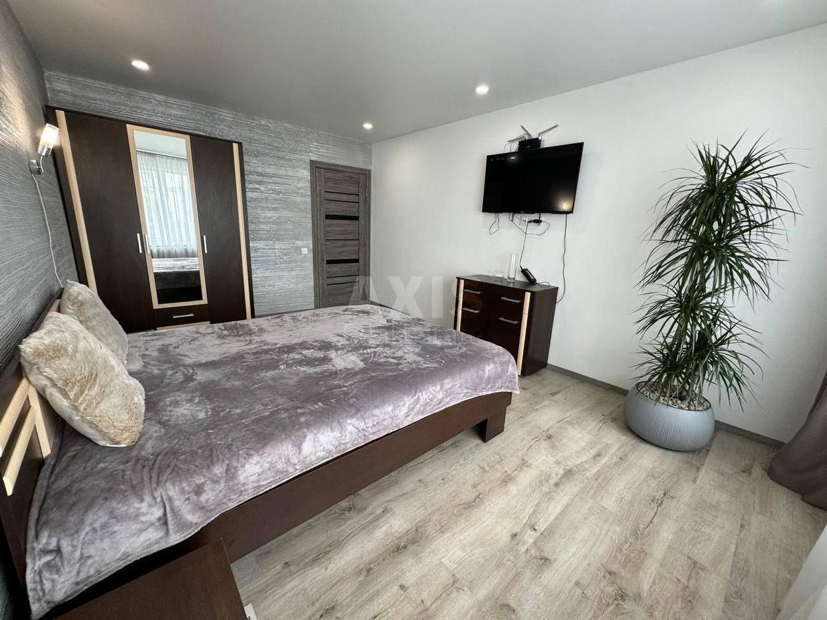 2k apartment vul. Myhajla Maksymovycha 24