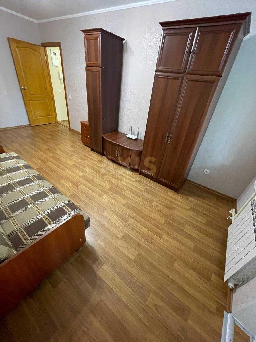 1k apartment vul. Svitlyc'kogo 282