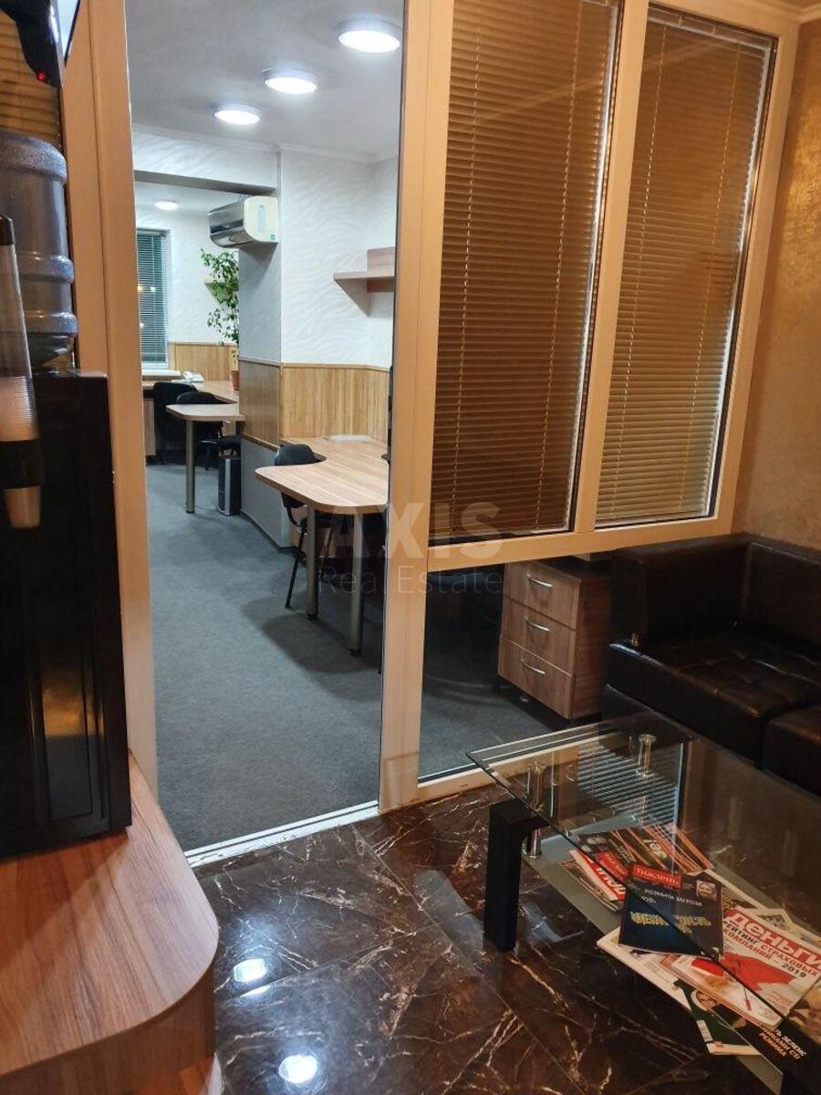 Office vul. Mezhygirs'ka 2А, 90m22