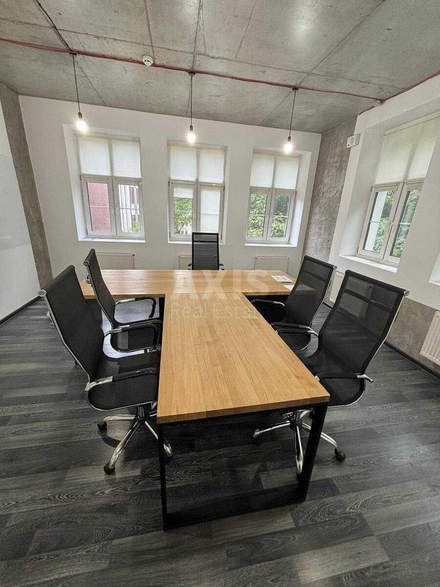 Office vul. Vozdvyzhens'ka 45, 112m2