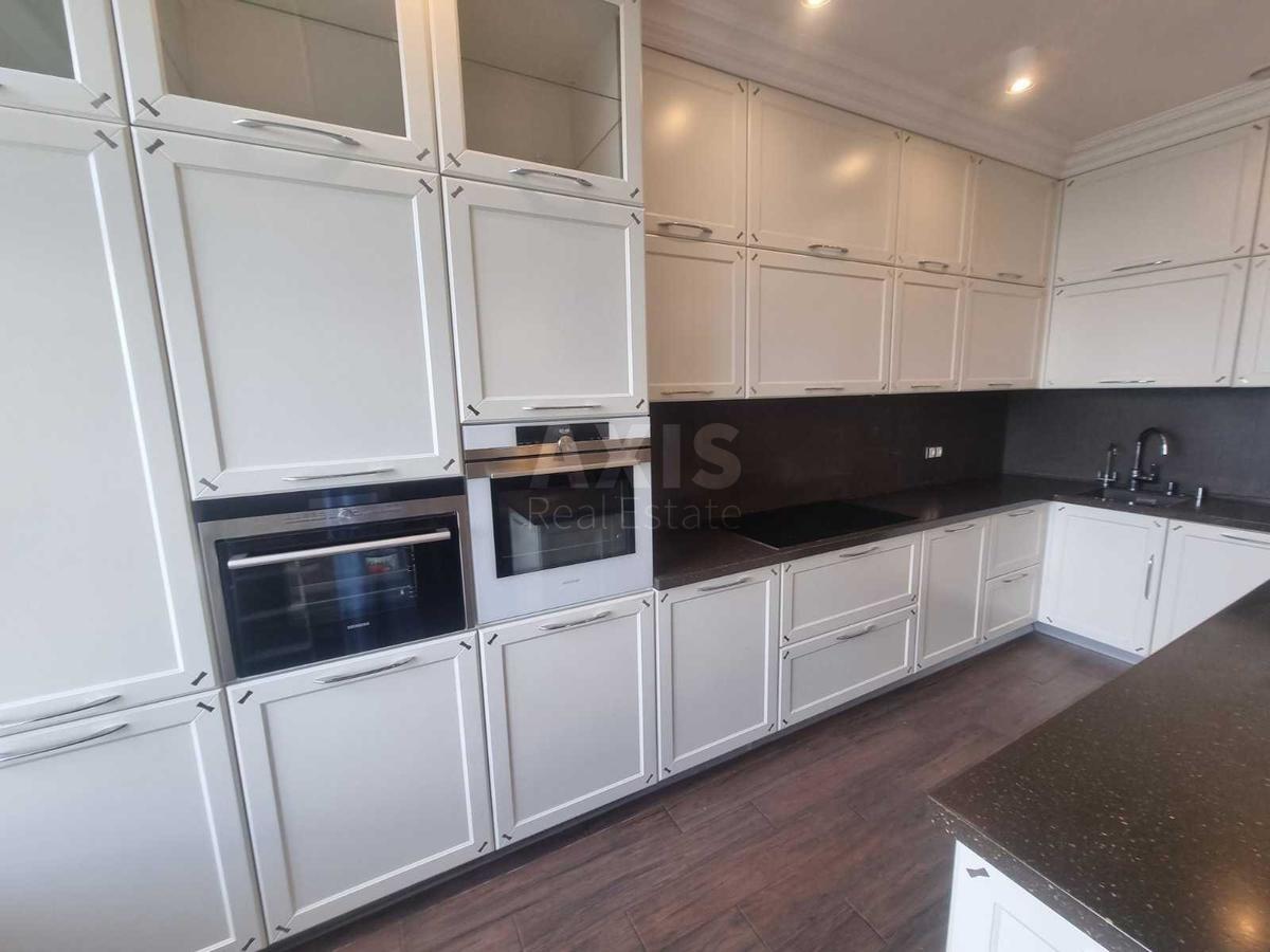 4k apartment vul. Parkovo-Syrec'ka 4В2