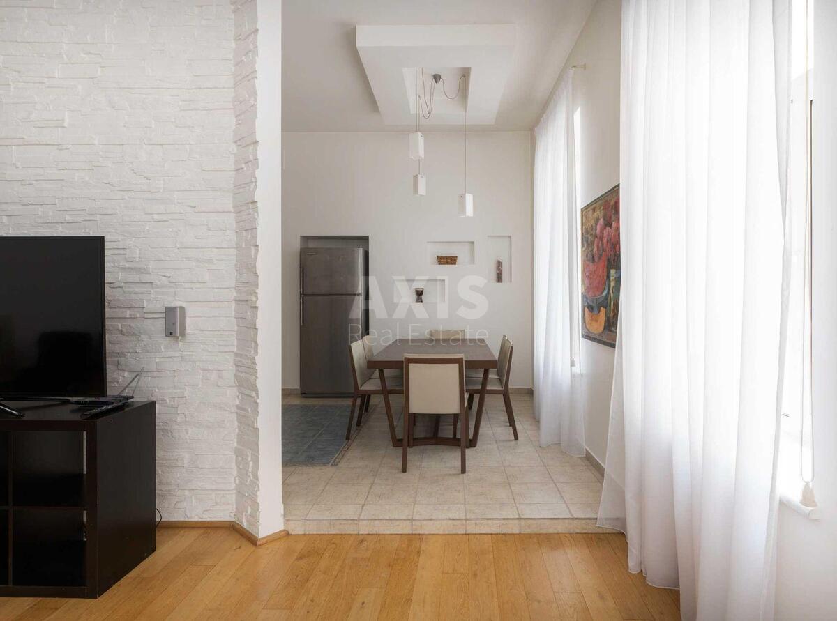 3k apartment vul. Kruglouniversytets'ka 65