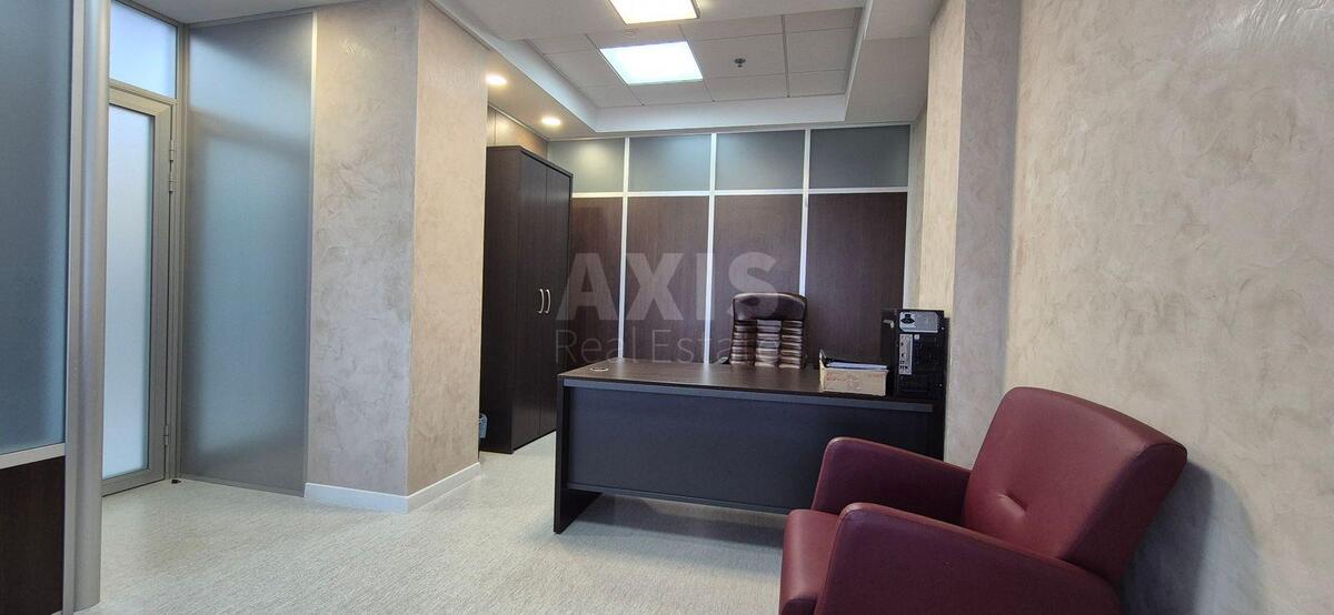 Office vul. Antonovycha 172, 265m2578724