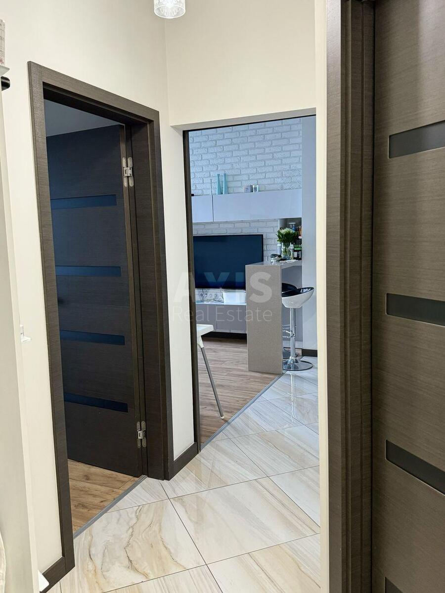 2k apartment vul. Dragomyrova Myhajla 2А7