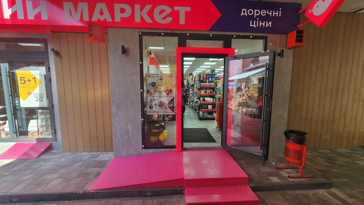 Trade object pr-t Majakovs'kogo Volodymyra 26, 380m2586422