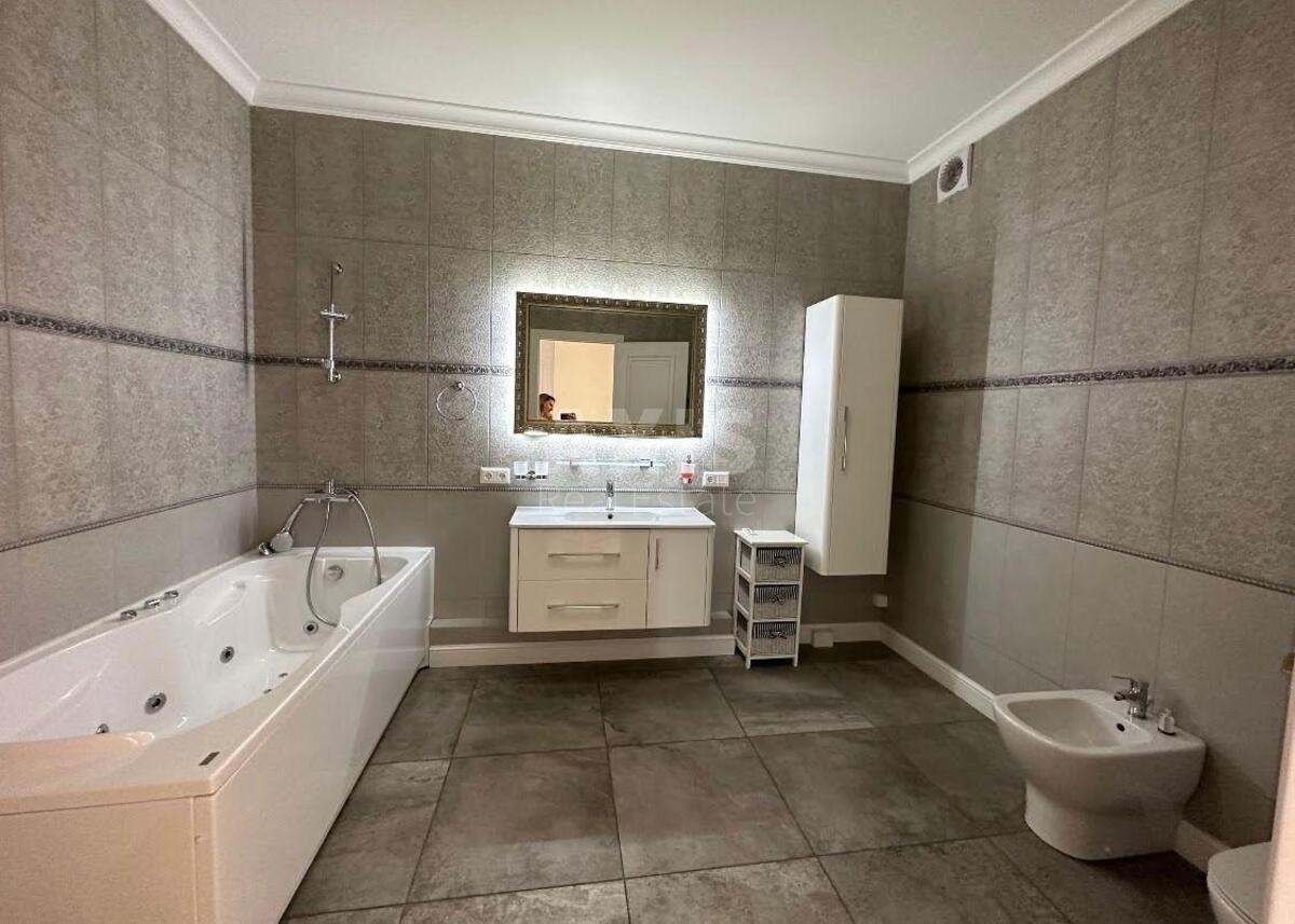 3k apartment uzv. Klovs'kyj 75