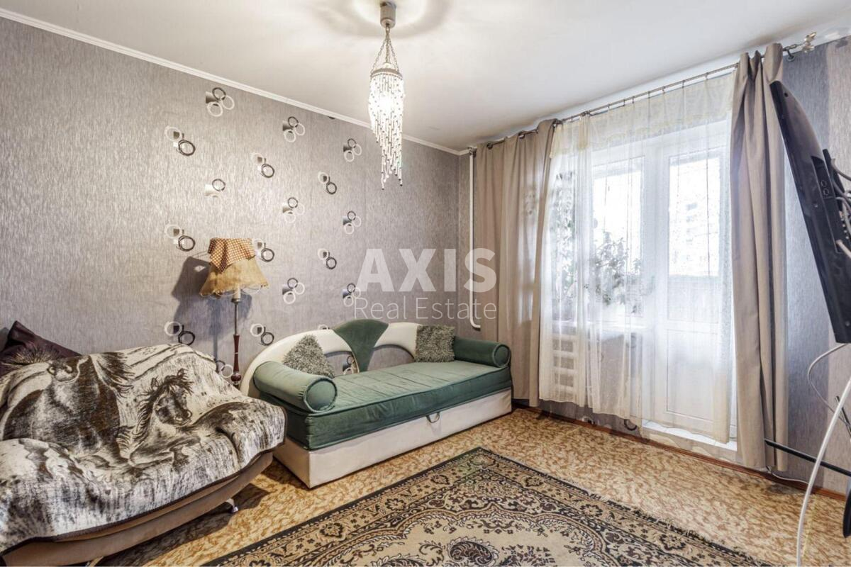 3к квартира ул. Ахматовой Анны 16В580068