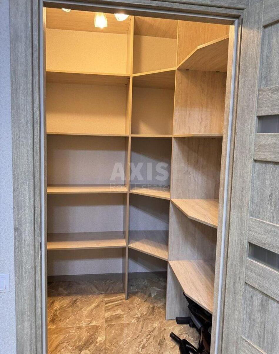 1k apartment vul. Golosii'vs'ka 13А5