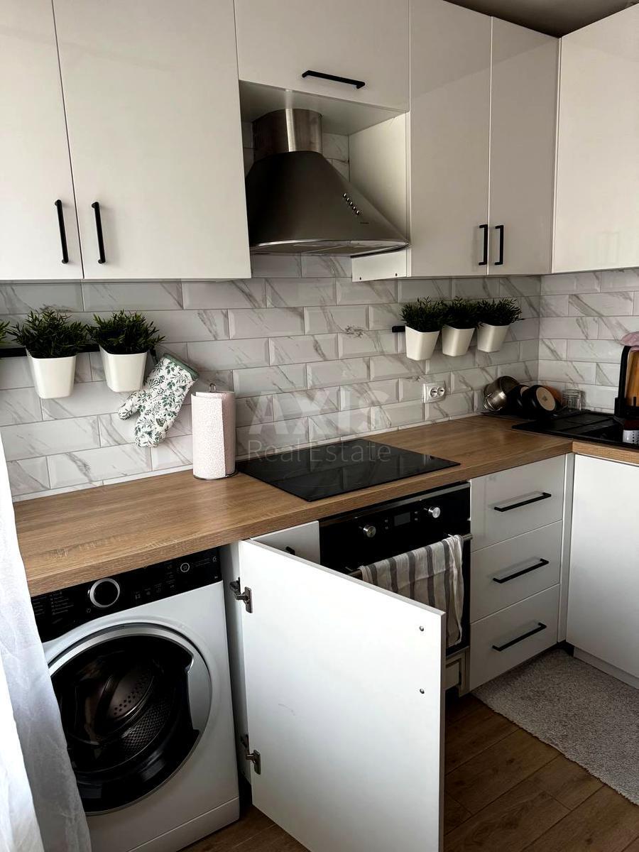 1k apartment pr-t Berestejskij 93638231