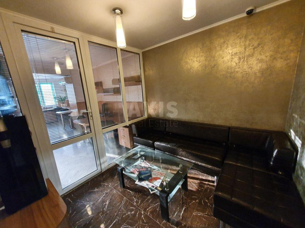 Office vul. Mezhygirs'ka 2А, 90m20