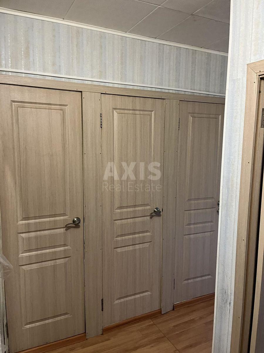 2к квартира ул. Королева Академика 12А4