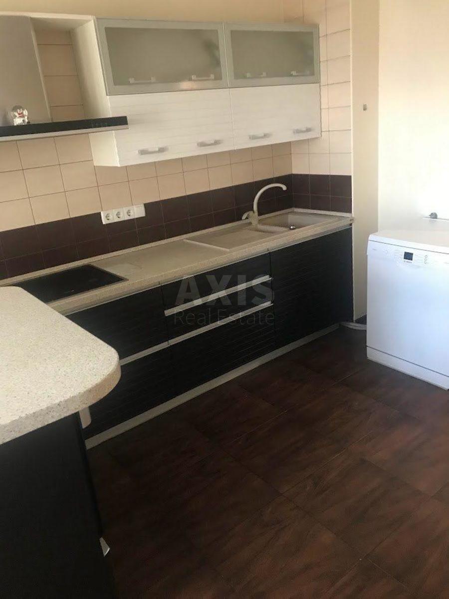 2k apartment vul. Sribnokil's'ka 2А0