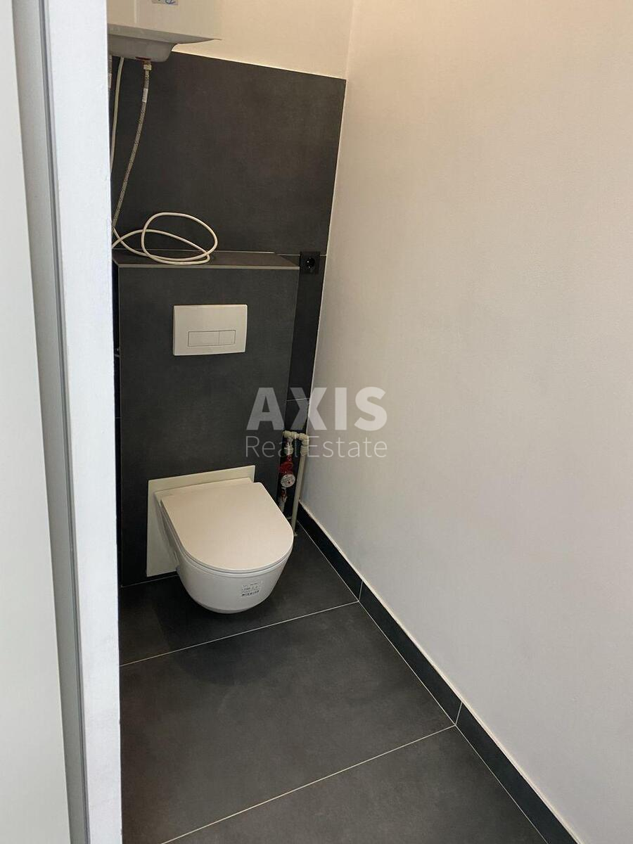 Office vul. Mezhygirs'ka 87А, 382m2590159