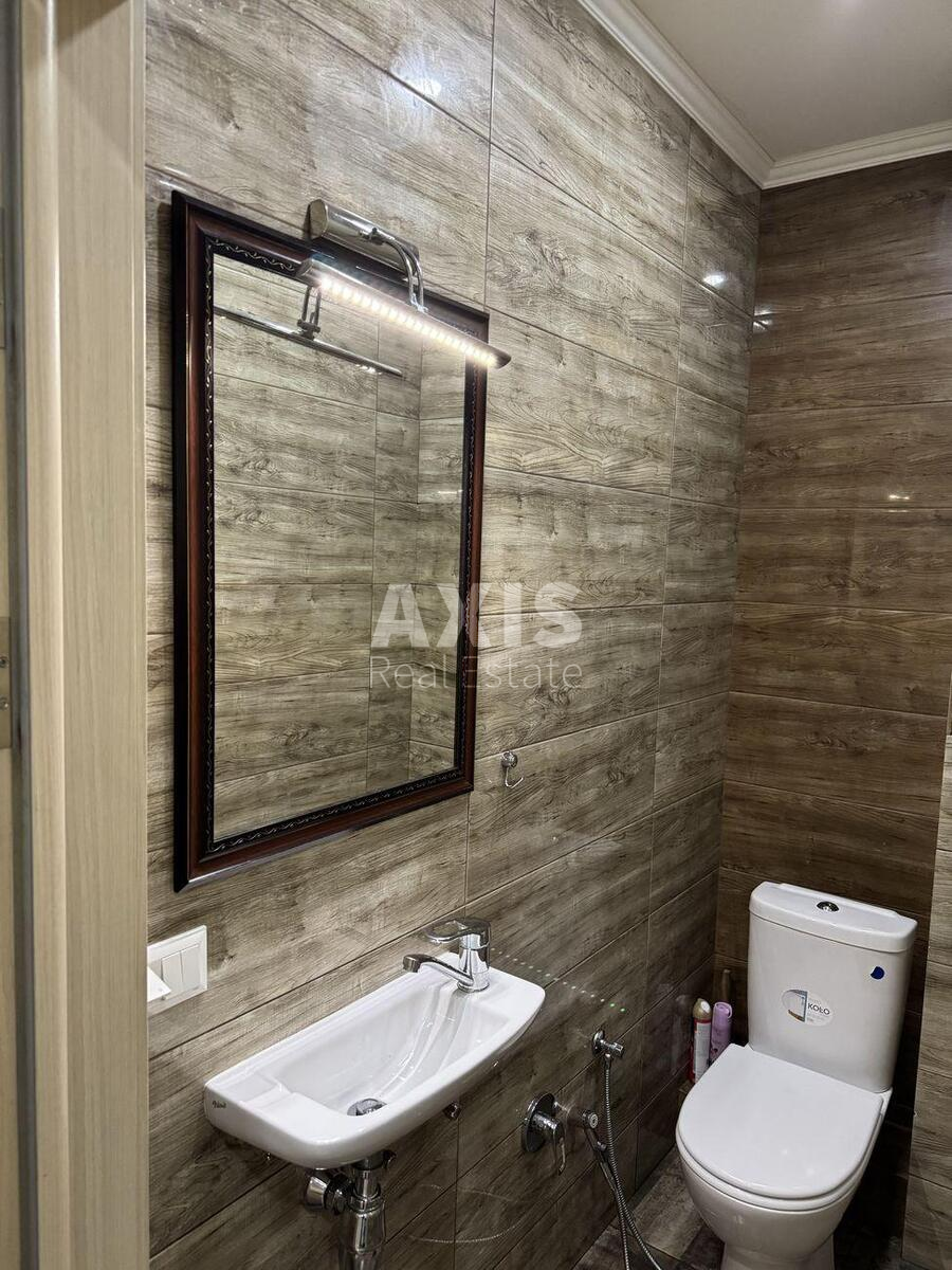 3k apartment vul. Borshhagivs'ka 2065