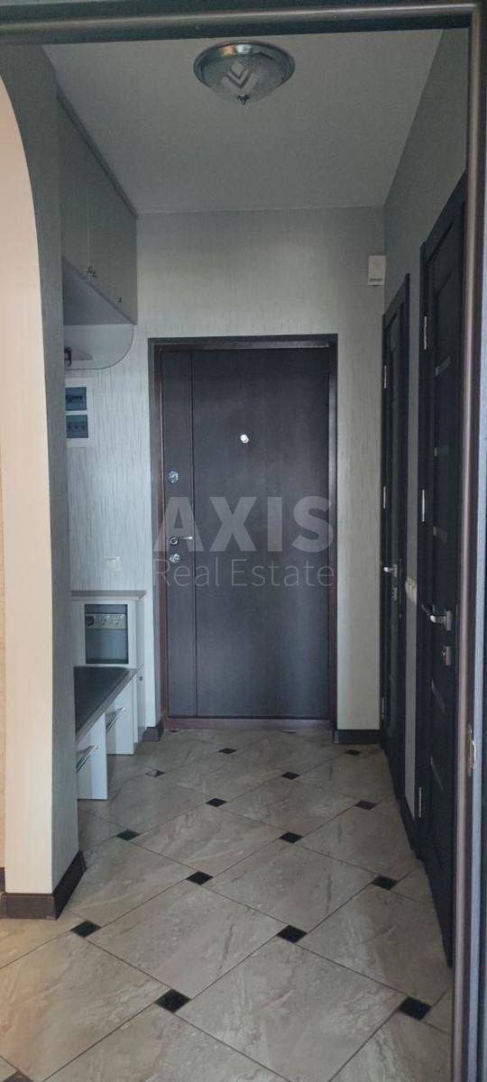 1k apartment nab. Dniprovs'ka 180