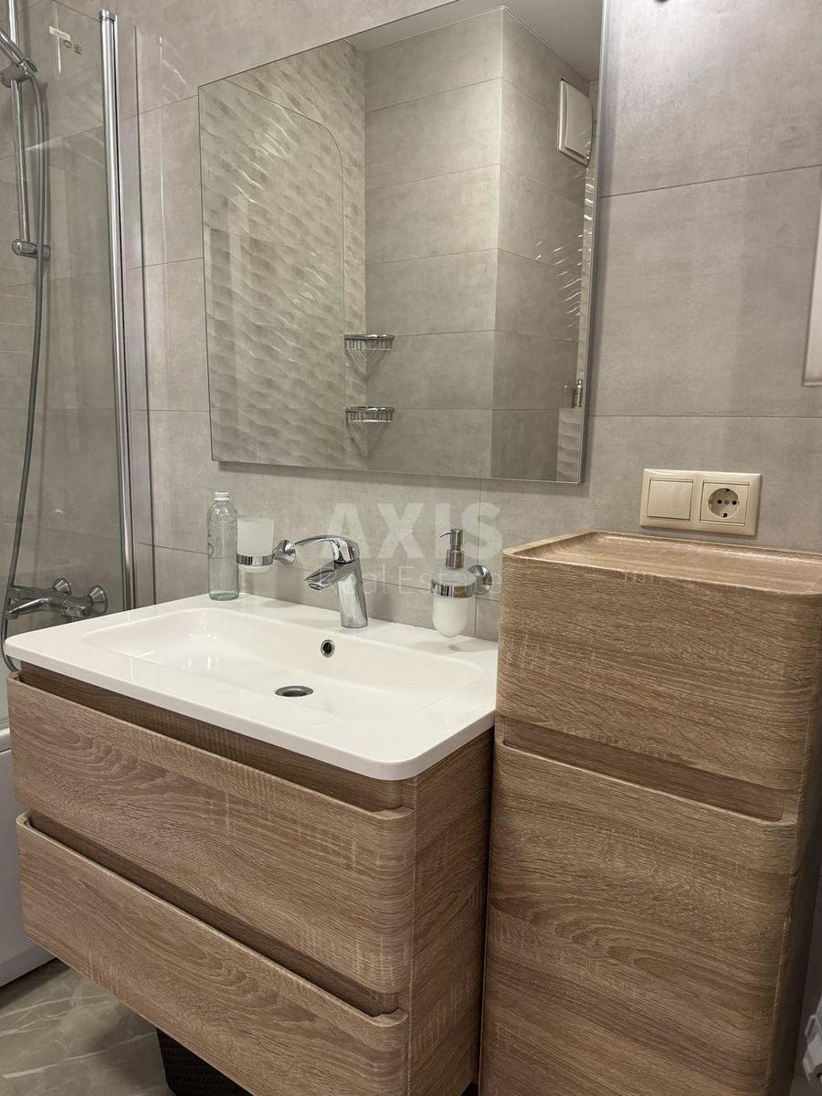 3k apartment vul. Zlatoustivs'ka 3010