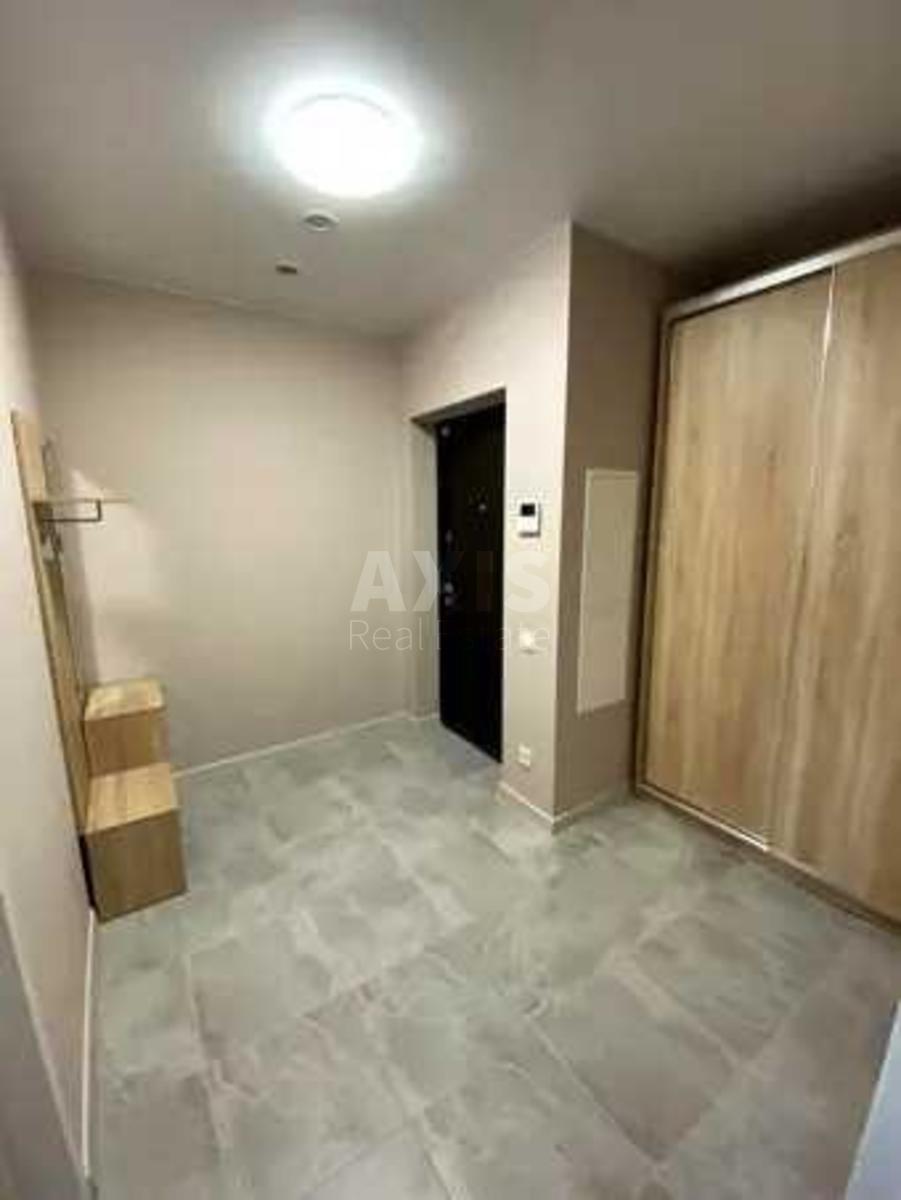 2k apartment vul. Sverstjuka Jevgena 6Д3