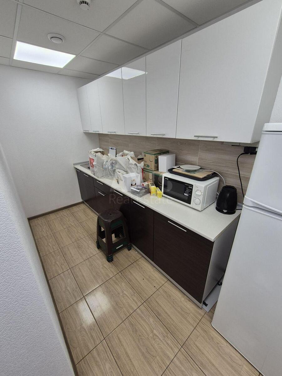 Office vul. Degtjarna 31, 130m2567384