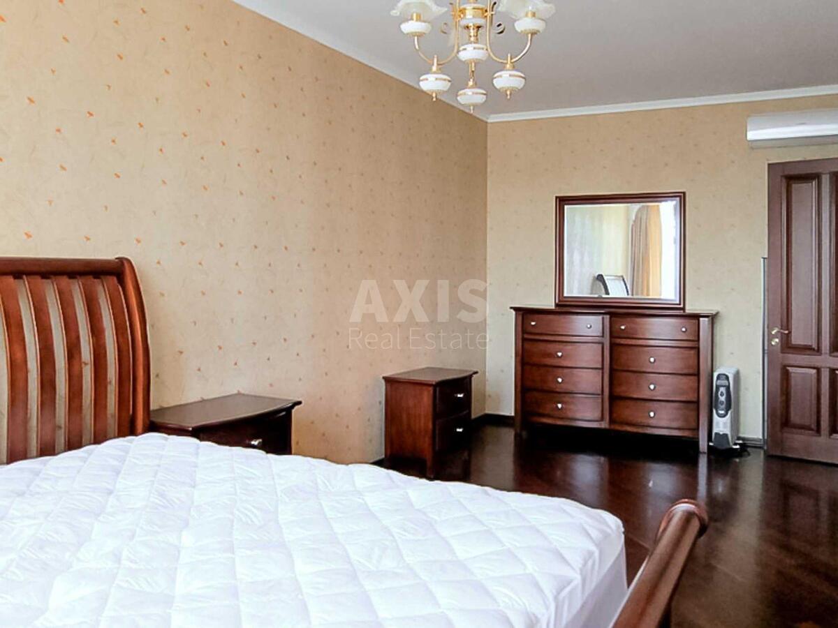 4k apartment vul. Kruglouniversytets'ka 3/59
