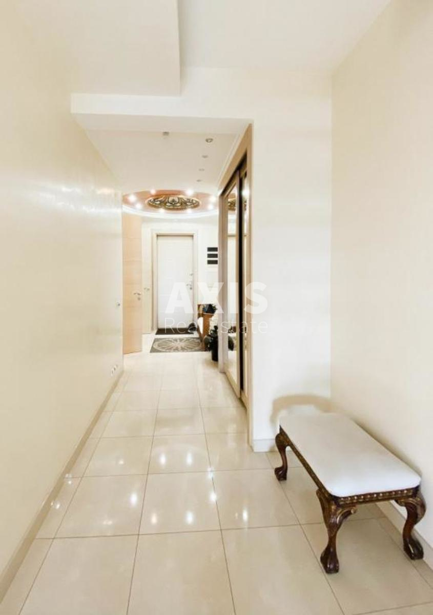 4k apartment vul. Nazarivs'ka 1116