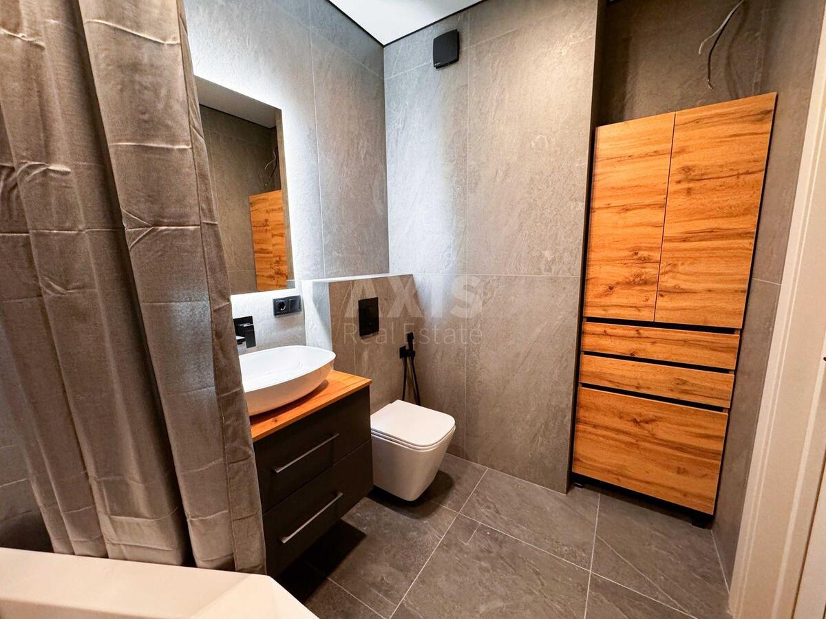 3к квартира ул. Александра Олеся 196268213