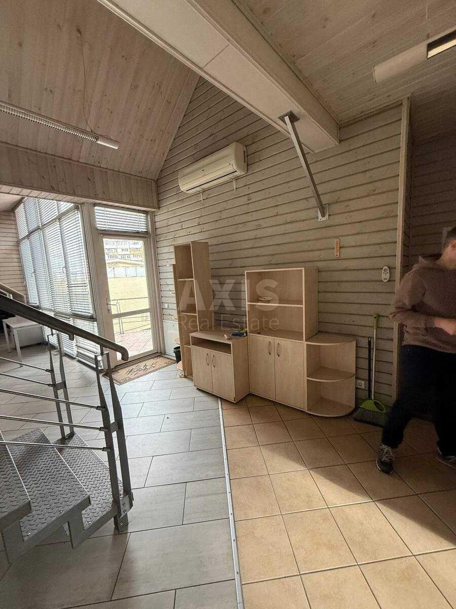 Office vul. Nyzhn'ojurkivs'ka 37, 745m2630523