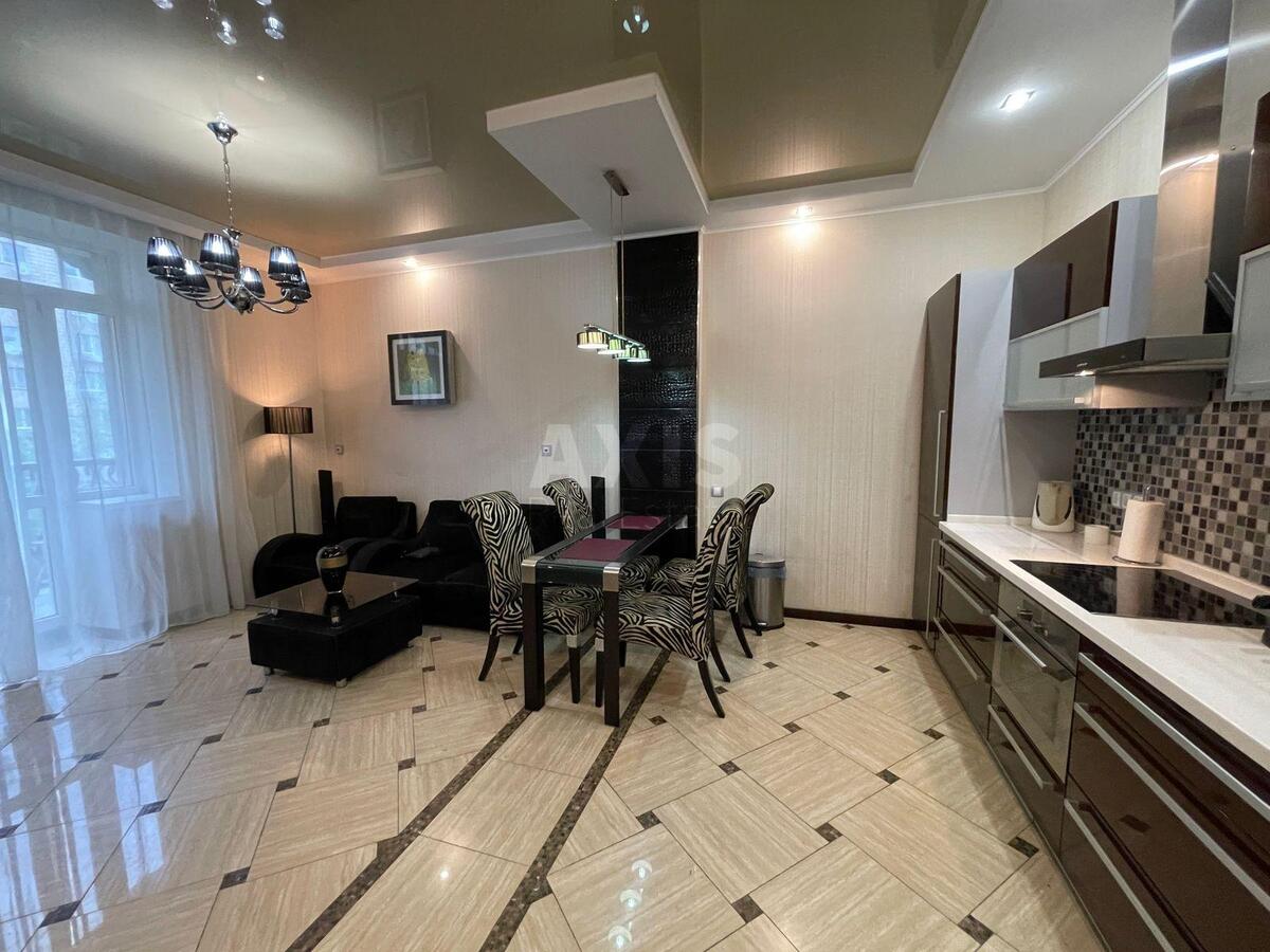1k apartment vul. Panasa Myrnogo 205