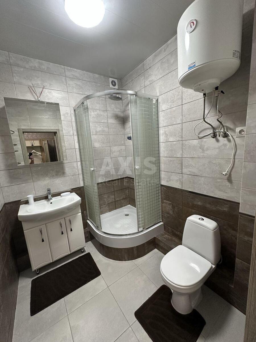 1k apartment vul. Kahovs'ka 604