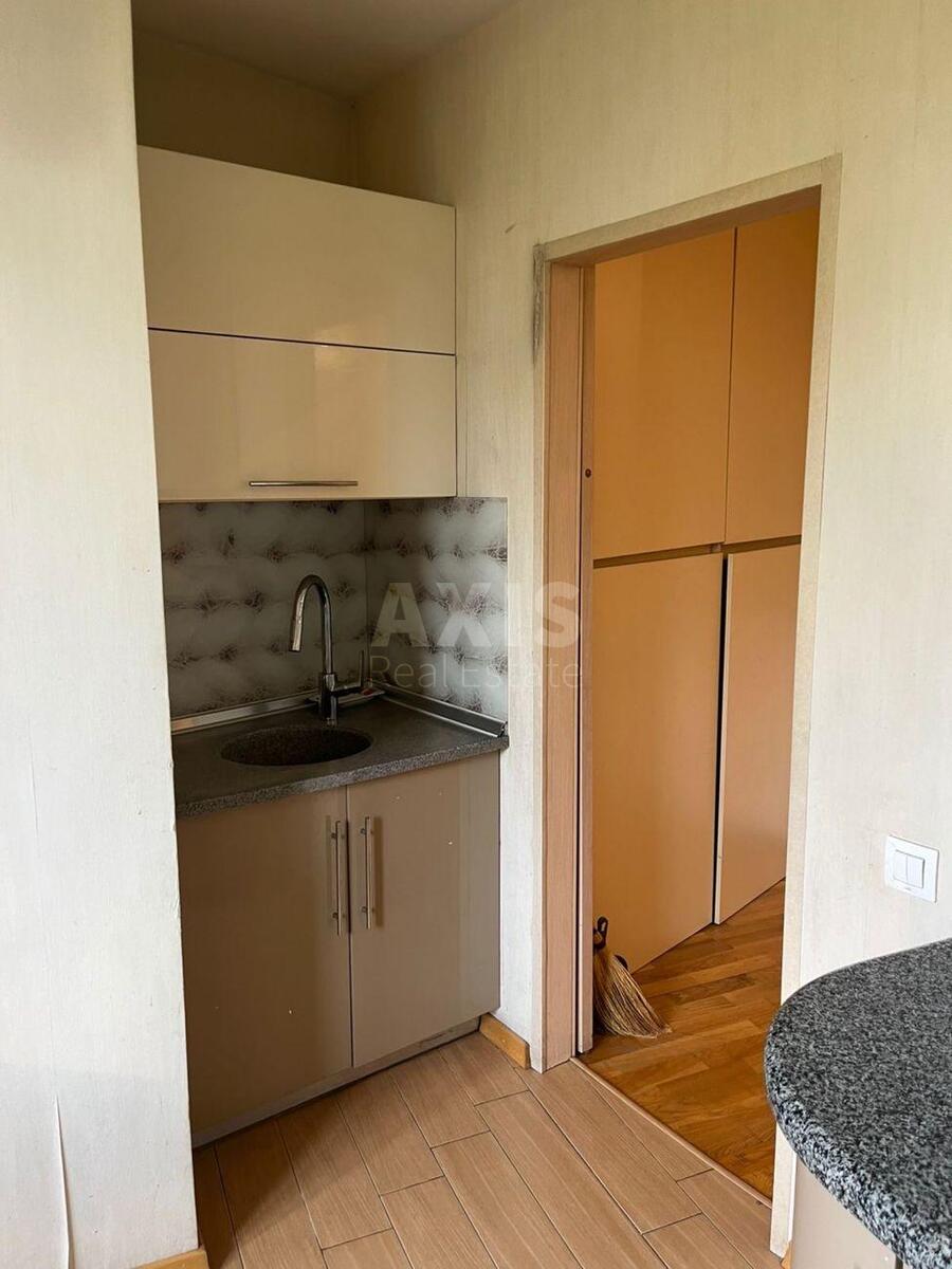 3k apartment vul. Bulahovs'kogo Akademika 5Б1