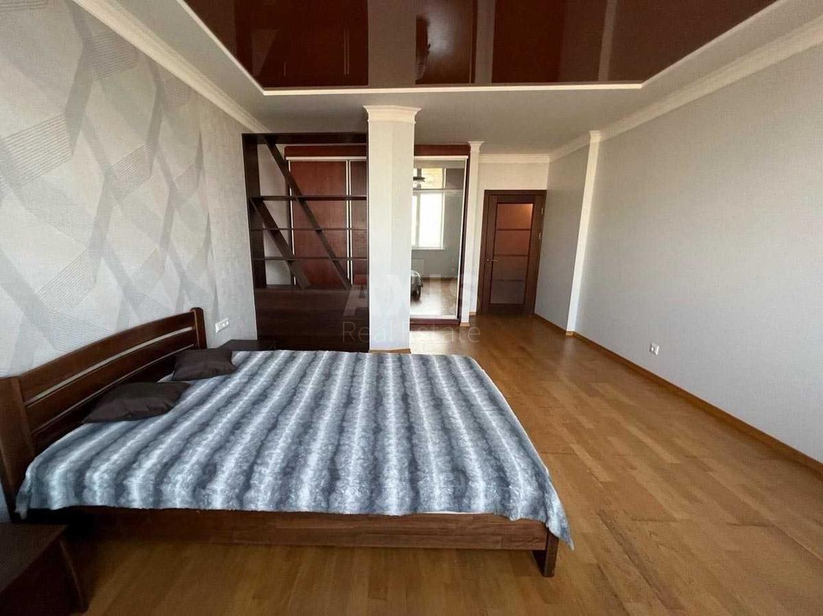1k apartment vul. Myhajla Maksymovycha 3Г1