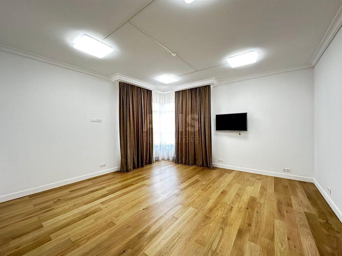 3k apartment uzv. Klovs'kyj 76