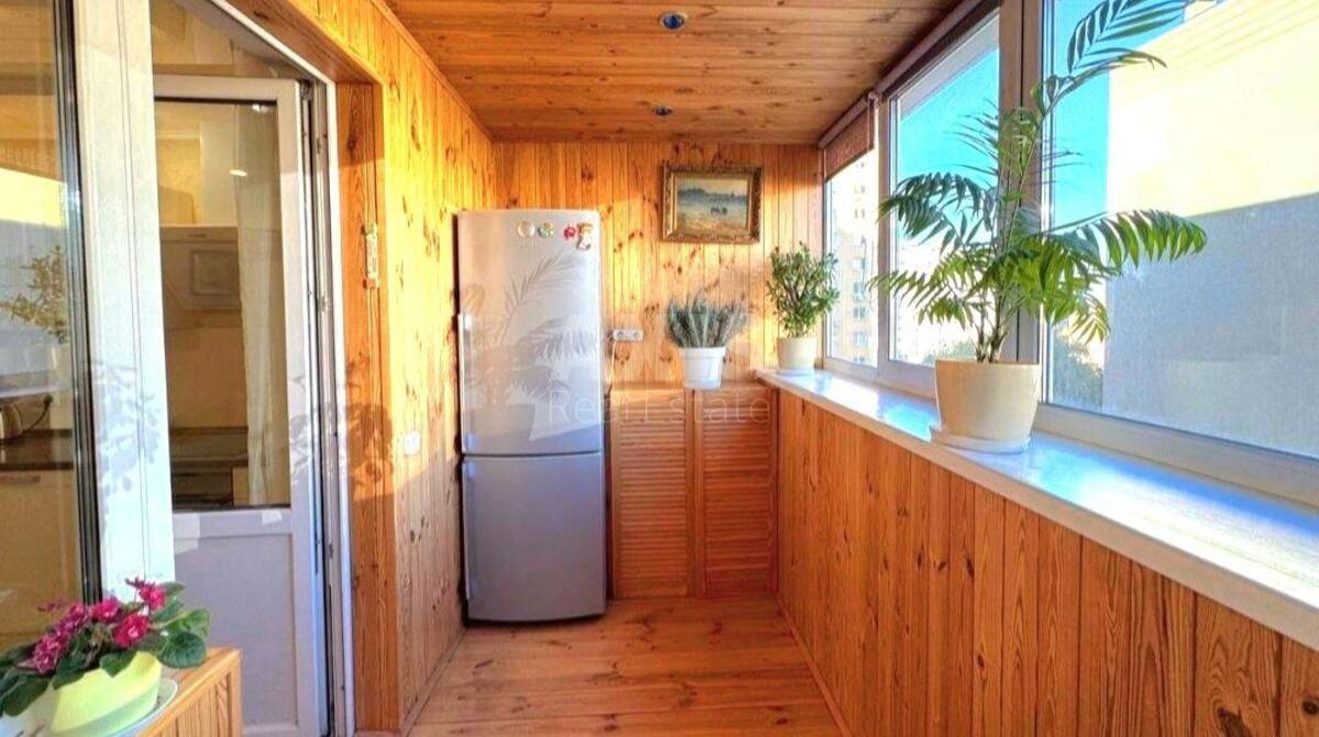 2k apartment vul. Myhajla Maksymovycha 9А3