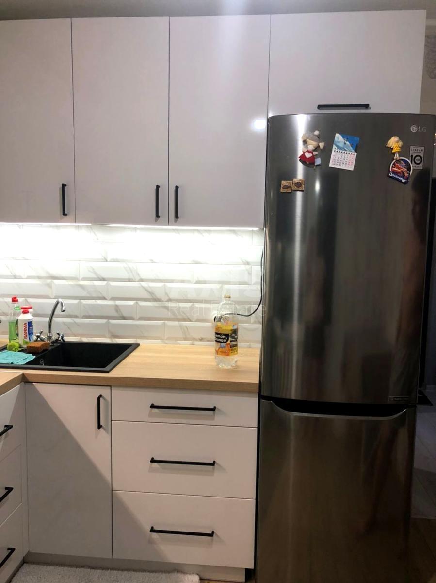 1k apartment pr-t Berestejskij 93638232