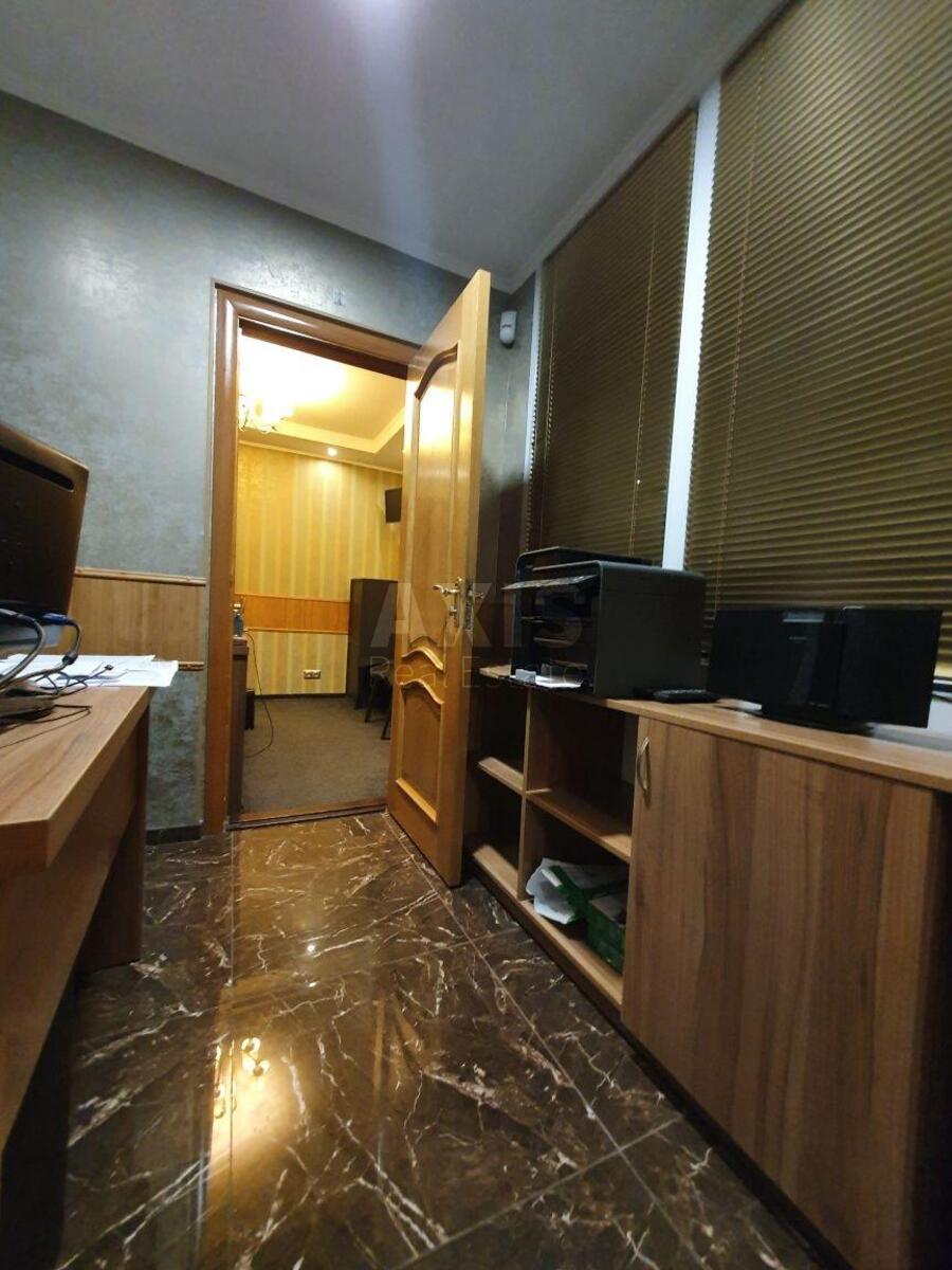 Office vul. Mezhygirs'ka 2А, 90m21