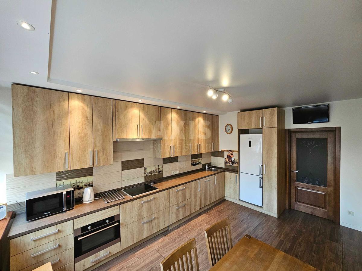 3k apartment vul. Yulia Zdanovska 48А