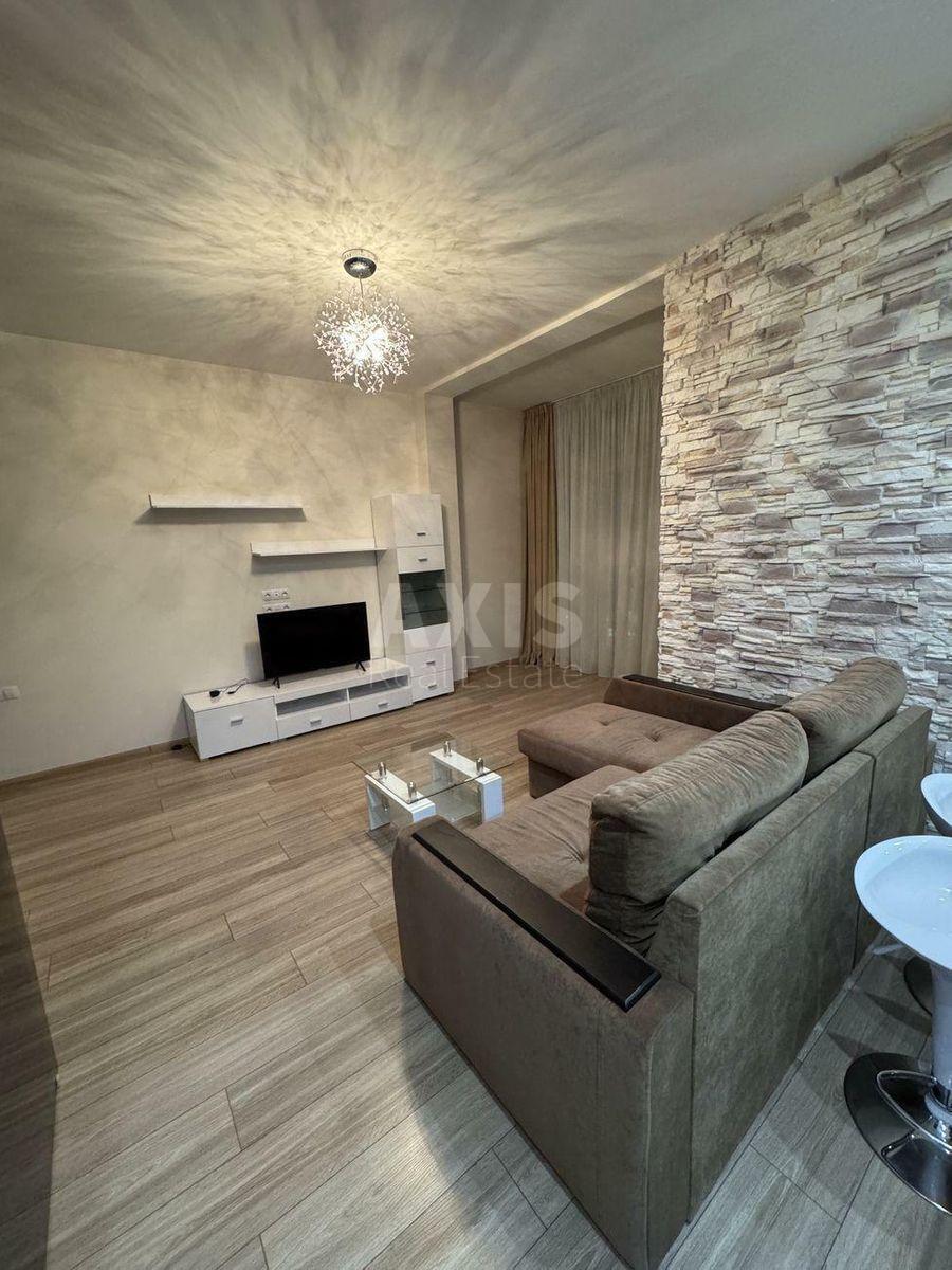 1k apartment vul. Dragomyrova Myhajla 202